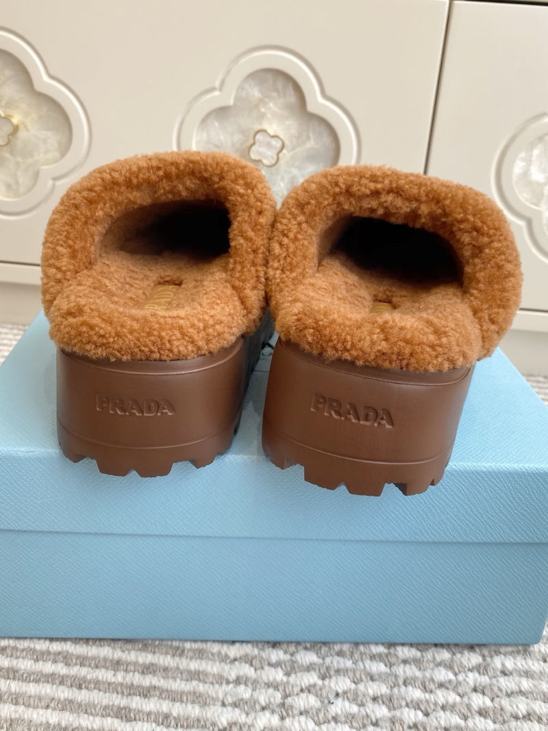Pra*a slippers